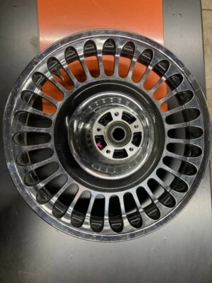 2012 Harley Davidson Ultra Limited 旅游原始设备制造商前轮圈轮胎 42195-10 — 第 1/3 张图片