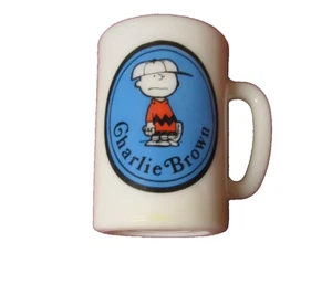 AVON Peanuts Baseball Charlie Brown Vintage milk glass MUG - Picture 1 of 3