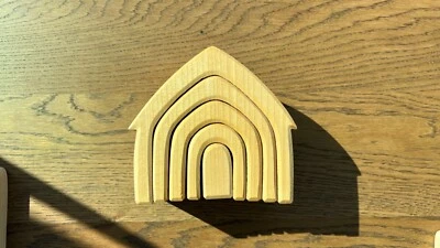 Juguetes de madera Grimm’s - Casa de anidación monocromática 93070  Foto 1 de 4