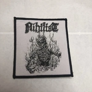 NIHILISTA, AUTOPSIA PREMATURA, BORDE NEGRO, 4X4 PULGADAS, PARCHE TEJIDO - Imagen 1 de 2