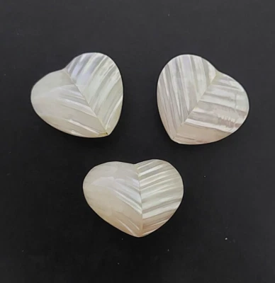 Mother Of Pearl Large Puffy Hearts Beads 30mm 3pc. - Image 1 of 3