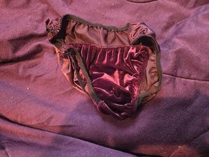 Samt vorne Satin hinten String Bikini Größe 7 - Bild 1 von 1