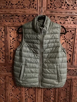 Chaleco acolchado UGG Australia Felton verde oliva talla S para mujer Foto 1 de 4