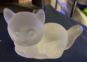 Vintage Frosted Satin Glass Paperweight Cat with Raised Details - Picture 1 of 10