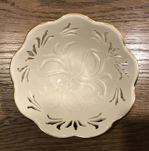Lenox gold trim Candy Dish/Trinket Bowl with Piercings 5.75” x 3” - Imagen 1 de 2