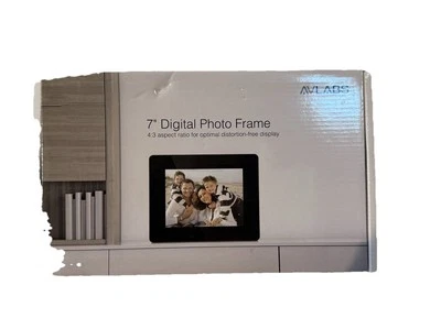 7" Digital Photo Frame 4:3 aspect ratio for optimal distortion-free display - Image 1 of 2