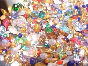 130 SWAROVSKI CRYSTAL RHINESTONES AUSTRIA HUGE LOT REPAIR JEWELRY LOOSE STONES - Picture 1 of 11