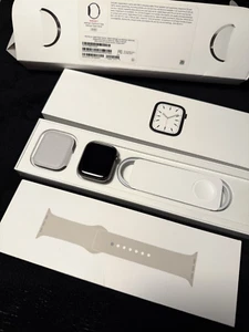 Apple Watch Series 7 45mm (GPS + Cellular) Stainless Steel w/ New Starlight Band - Photo 1 sur 16