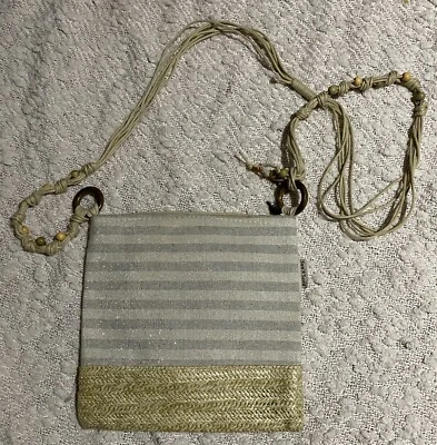 Bolso Bandolera Sun N Sand Macramé Paja Cuentas Gris y Plateado Foto 1 de 4