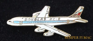 DC-8 DOUGLAS CAPPELLO BAVERO AEREO DI LINEA COMMERCIALE PIN UP LUNGO SPIAGGIA PILOTA EQUIPAGGIO 1 - Foto 1 di 1