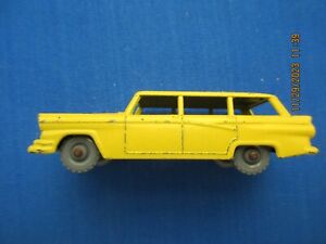 LESNEY MATCHBOX 1-75 DIE CAST VEHICLES NUMBER 31-1 "AMERICAN FORD STATION WAGON"