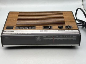 GE Radio Alarm Clock Model 7-4612B Wood Grain General Electric - Picture 1 of 7