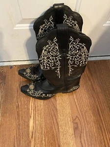 Laredo Ladies 52170 8.5 Ladies 12" Black W/White Flower EMB - Picture 1 of 4