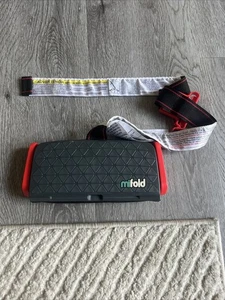 Asiento infantil compacto de viaje Mifold Grab Go 40-100 lb rojo - Imagen 1 de 5