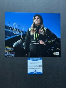 Hailie Deegan ¡Lo último! Foto firmada autografiada de Nascar Monster 8x10 Beckett BAS Certificado de Autenticidad - Imagen 1 de 1