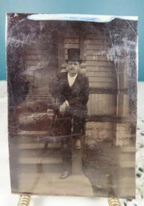 Antique Tintype Photo - unknown man with FORMAL CLOTHS + TOP HAT - VG - Picture 1 of 4