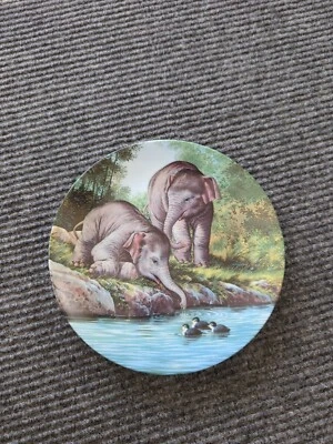 Plato Vintage 1980 Edición Limitada "Curiosity: Elephants Asiáticos" de... Foto 1 de 2