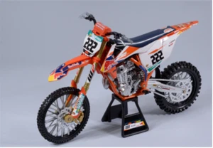 MODELLINO RED BULL KTM 450 SX-F N.222 TONY CAIROLI 1:6 New Ray Moto - Foto 1 di 3