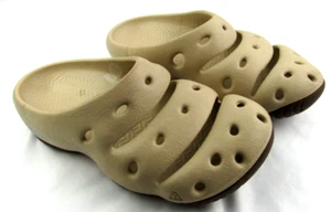 KEEN Yogui Arts Tan Clogs Mens 8 Womens 10 White Slip On Comfort Slides Shoes - Picture 1 of 8