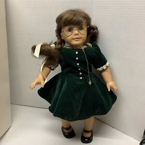 Pleasant Company Molly Doll American Girl Green Evergreen Dress And Glasses
