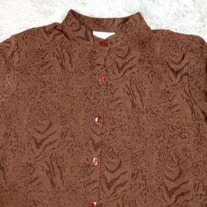 Susan Graver Shirt Womens 2X Brown Button Up Animal Print Textured Split Hem New - Picture 1 of 9