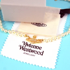 Vivienne Westwood Gold Tone Mini Bas Relief Faux Pearl Orb Choker Gift Box Set - Picture 1 of 13