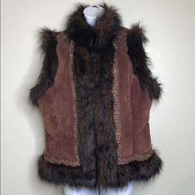 Chaleco Live A Little Marrón Imitación Piel Recortada Gamuza Tachonado Estrás XL Foto 1 de 4