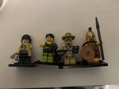 Lego Minifigures (cmf) Series 2 Figure Bundle. Including Spartan Warrior - Image 1 of 4