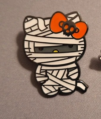Loungefly Sanrio Hello Kitty Halloween Anstecknadel Pin - Bild 1 von 2
