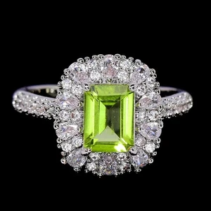 NATURAL AAA GREEN PERIDOT & WHITE CZ STERLING 925 SILVER RING SIZE 8.5 - Picture 1 of 6