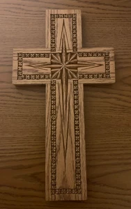 Cruz de madera tallada - Imagen 1 de 2