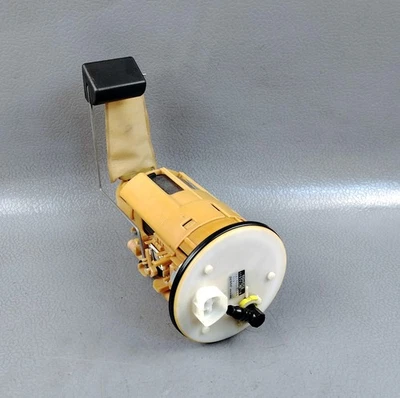 99 01 LEXUS GS300 JZS161 2JZGE / 1UZFE Fuel Pump ASSEMBLY 77024 30010 OEM JDM - Image 1 of 4
