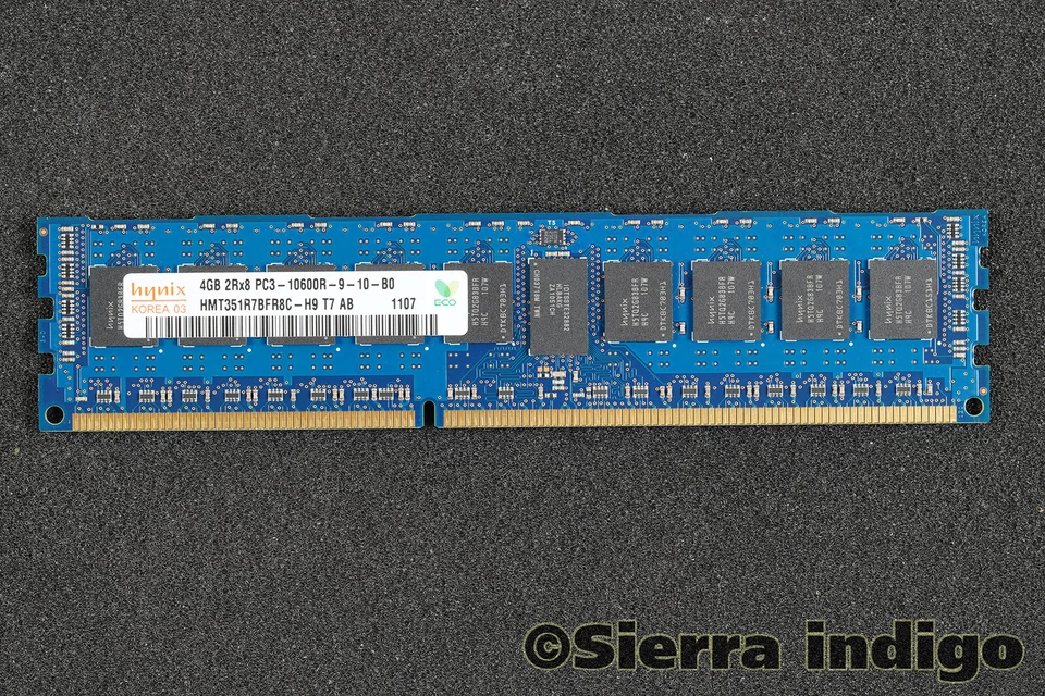 Hynix HMT351R7BFR8C-H9 PC3-10600R-9-10-B0 4GB 2Rx8 Server memory RAM - Immagine 1 di 1