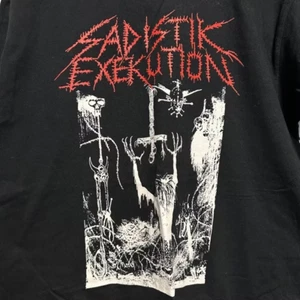 Camiseta SADISTIK EXEKUTION Banda Monstruo Imán Talla Completa S-5XL - Imagen 1 de 3