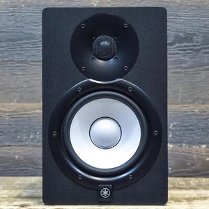 Yamaha HS7 Powered Studio Monitor 2-Way Bi-Amplified 6.5"Studio Monitor (Single) - Picture 1 of 10