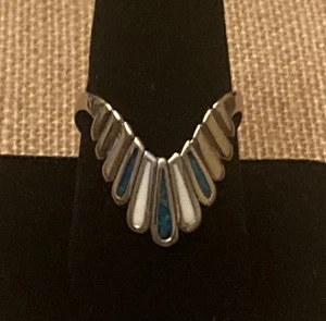Vintage Silver Tone Native American Ring Enameled Feathers Sz 9.25 Southwestern - Picture 1 of 8