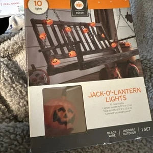 Halloween 10 Orange Jack O'Lantern Pumpkin Lights Indoor/outdoor Black Wire NIB - Picture 1 of 3