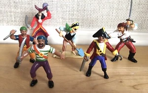 Vintage Pirate Action Figures Lot Of 6 Pretend Play Toy Sword Shovel - Picture 1 of 6
