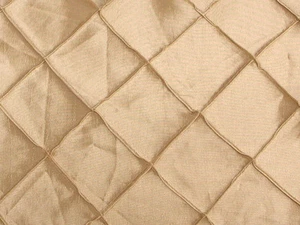 TELA DE TAFETÁN PINTUCK DIAMANTE CHAMPÁN 2"X2" POR YARDA - Imagen 1 de 1