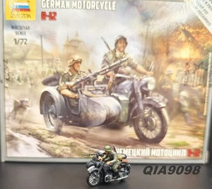 New 1/72 Scale WWII German Army R-12 Motorcycle With Crew Painted Plastic Model - Picture 1 of 3