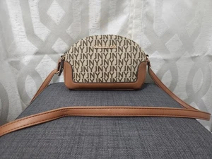 Jones New York Women's Tan Signature Print Crossbody Bag Purse Handbag - Picture 1 of 7