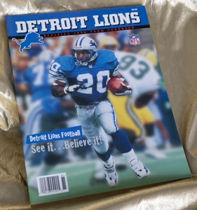 1998 Detroit Lions Team Yearbook Barry Sanders on Cover - Picture 1 of 1