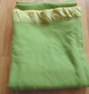 Vintage All Wool Satin Trim Green Blanket 70 x 88 Double Full Size - Picture 1 of 4