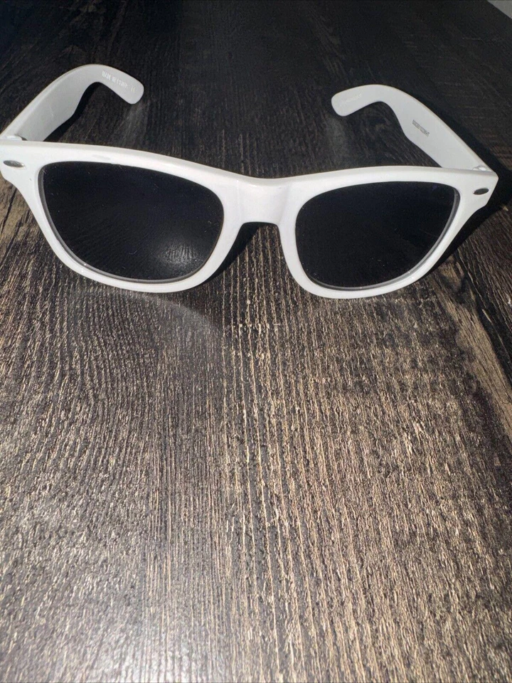 Gafas de sol promocionales BLANCAS Malibu RETRO Foto 1 de 3