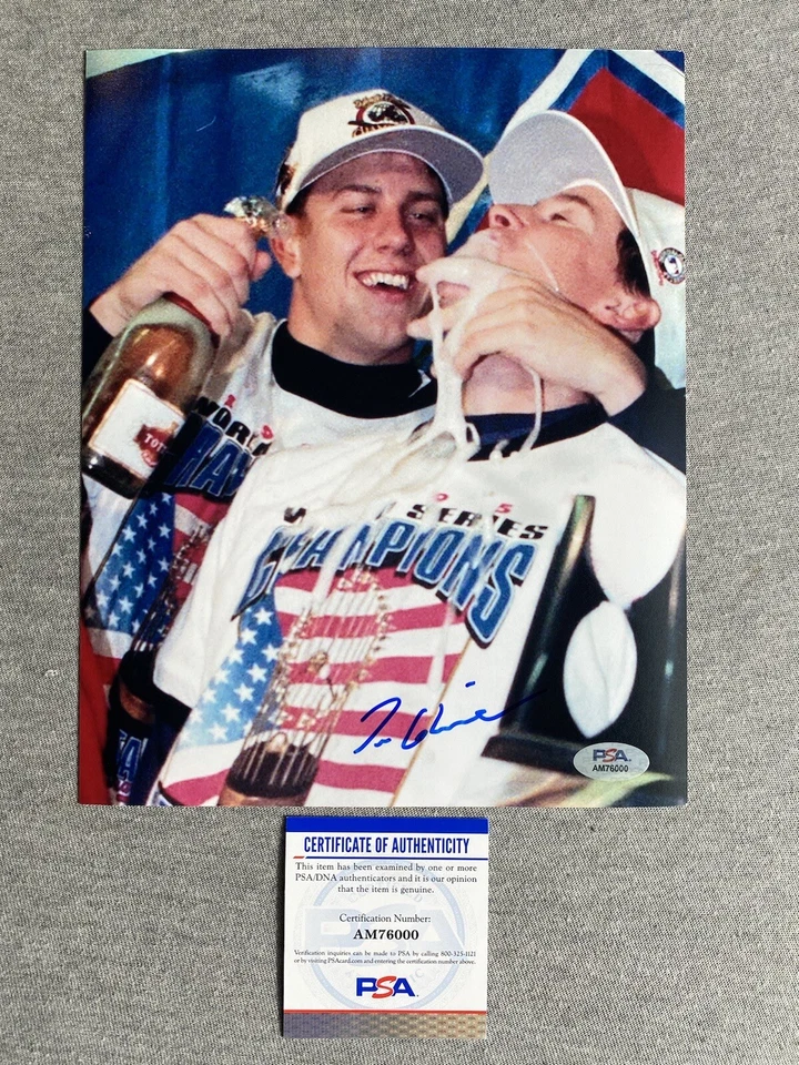 ATLANTA BRAVES- TOM GLAVINE AUTOGRAPH 8x10 WS CHAMPIONS 1995 PHOTO PSA AM76000 - Image 1 of 1