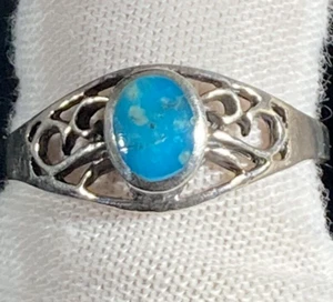 Hand Made Sterling Silver 925 Size 7.75 Turquoise Gemstone Ring - Picture 1 of 4