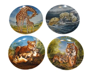 Signs of Love Plates Yin Rey Hicks Lions Tigers Giraffes Polar Bears Set of 4 - Picture 1 of 12