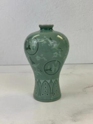 Jarrón antiguo coreano Celadon verde grúas acabado craquelado Foto 1 de 4