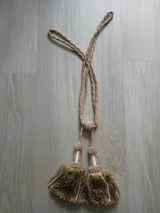 Vintage gold tone pair with tassels and fine drapery with fringes - Picture 1 of 1