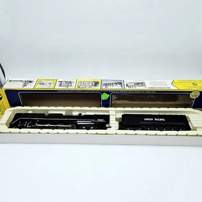 AHM Rivarossi 4-8-4 FEF 3 Steam Loco HO 5098 03 UP Black in Original Box  - Image 1 of 4